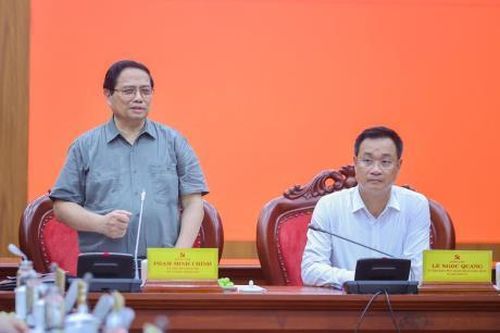 Thủ tướng Phạm Minh Chính làm việc với Ban Thường vụ Tỉnh ủy Quảng Trị
