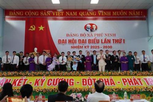 Đại tá Nguyễn Văn Tăng dự Đại hội Đảng bộ xã Phú Ninh