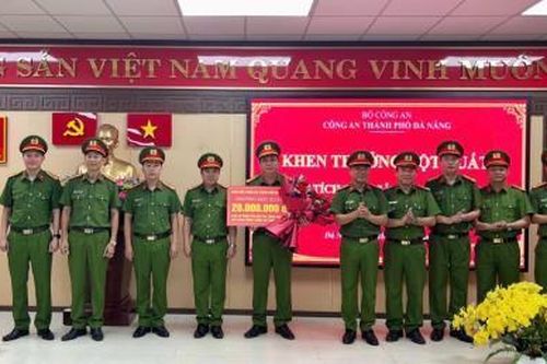 Thưởng nóng đơn vị phá nhanh 15 vụ án ma túy trong tháng