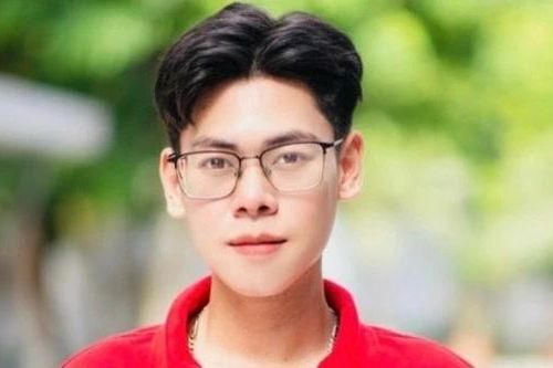 Chọn nghề bằng trái tim: Hành trình vượt định kiến của thầy giáo từng bị hỏi 'Con trai học Văn làm được gì?'