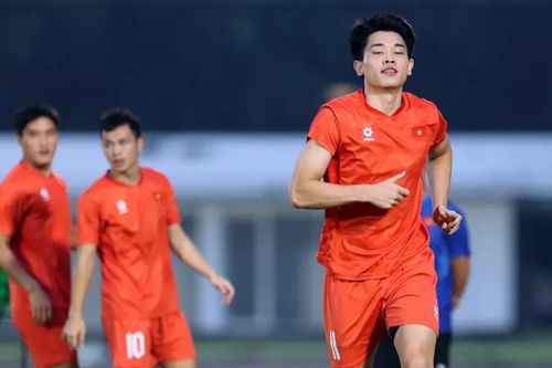 Nguyễn Đình Bắc lên 'dây cót' tinh thần các đồng đội trước trận chung kết