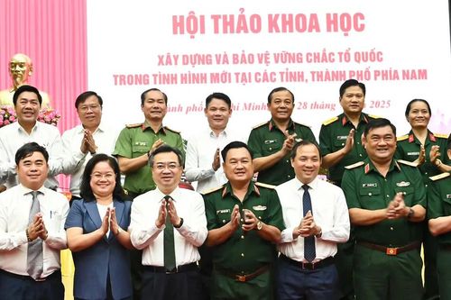 Xây dựng và bảo vệ Tổ quốc phù hợp với từng giai đoạn phát triển