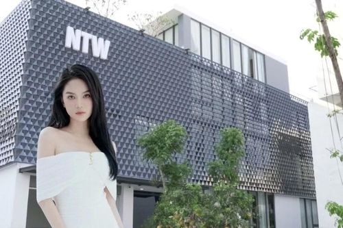 Cận cảnh biệt thự 800m2 dùng pin năng lượng mặt trời của Ngọc Trinh