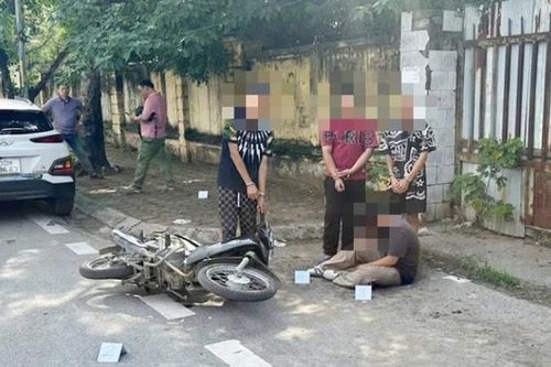 Nhóm thanh thiếu thiên cướp tài sản của xe ôm lúc rạng sáng