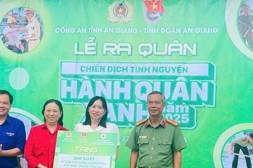 Tuổi trẻ Công an An Giang cùng Chiến dịch Hành quân xanh