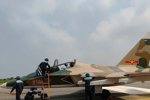 Ban bay Yak-130 đầu tiên cất cánh, sẵn sàng bay chào mừng Lễ kỷ niệm 80 năm Ngày Quốc khánh