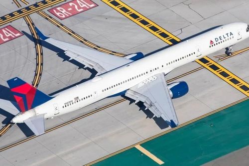10 đặc vụ lên máy bay bắt giữ một phi công