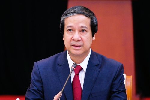 Bộ trưởng GD-ĐT phản hồi về ý kiến 1 bộ sách giáo khoa dùng chung cả nước