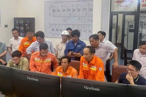 Đóng điện thành công máy biến áp AT2-250MVA dự án Nâng công suất Trạm biến áp 220kV Tuy Hòa.