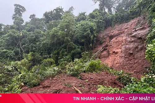 Tuyến đường từ Pạc Xan đến Cửa khẩu Cầu Treo ách tắc do mưa lũ