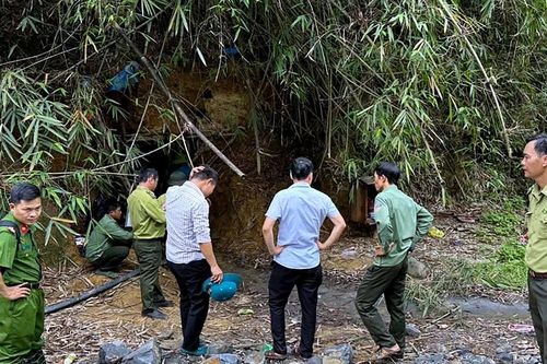 Xử lý các đối tượng khai thác vàng không phép trong rừng phòng hộ Đắk Glong
