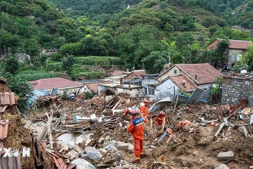 Trung Quốc: Hơn 4.000 người sơ tán do mưa lớn và cảnh báo lũ lụt