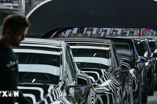 Đế chế xe điện lung lay, Tesla đối mặt với khủng hoảng nhận diện