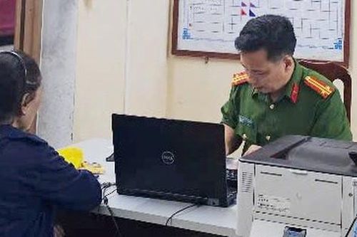 Cụ bà suýt mất 600 triệu đồng vì sợ 'bị bắt giam ngay lập tức'