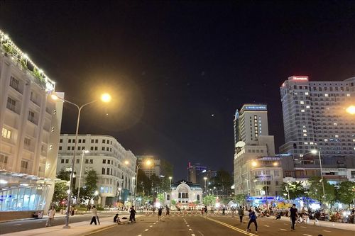 TP Hồ Chí Minh: Cấm ô tô đường Lê Lợi phục vụ sự kiện trình diễn AI thể thao quốc tế