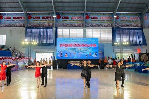Gia Lai: Khoảng 800 vũ công tranh tài giải khiêu vũ thể thao cúp Dream Dance