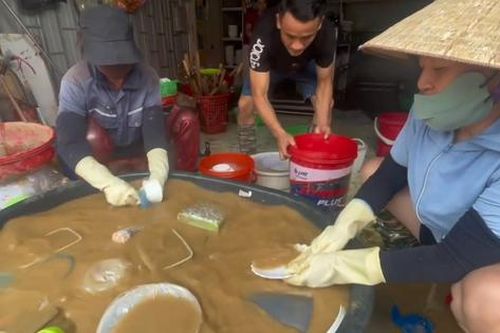 Sau lũ, miền Tây Nghệ An khát nước sạch