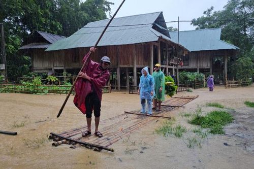 Cảnh giác với nhiều dịch bệnh truyền nhiễm trong mưa lũ