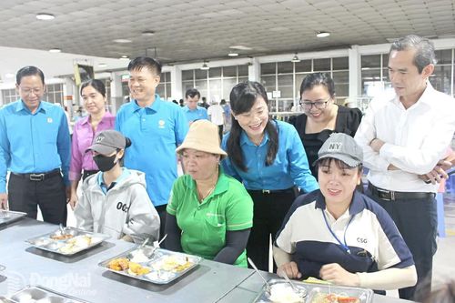 Sự kiện và bình luận: Không để gián đoạn quyền lợi của đoàn viên, người lao động