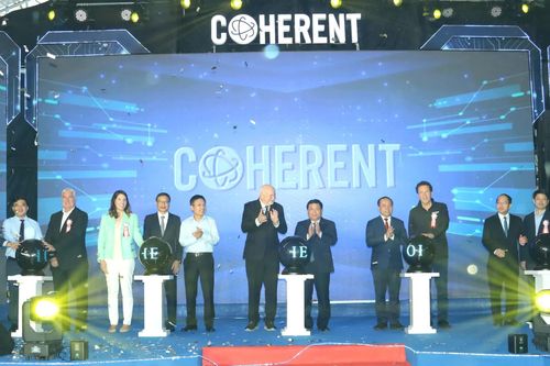 Phó Thủ tướng Chính phủ Nguyễn Chí Dũng dự khánh thành Nhà máy Coherent Việt Nam