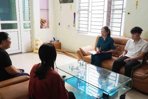 Nữ dân quân gương mẫu, trách nhiệm