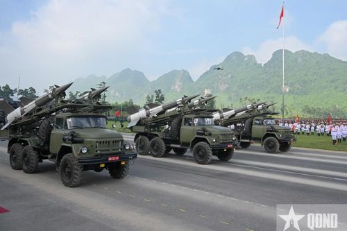 Dàn khí tài hiện đại của Quân đội tham gia tổng hợp luyện diễu binh, diễu hành