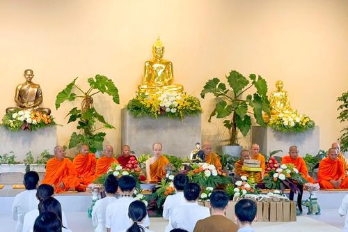 Cà Mau: Lễ dâng y tắm mưa của chư Tăng hệ phái Phật giáo Nam tông Khmer