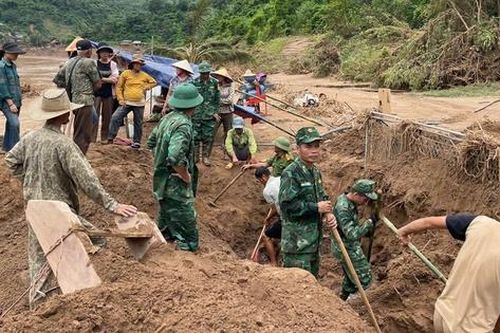 Ấm tình quân dân Nghệ An những ngày 'sáng chắn bão giông, chiều ngăn nắng lửa'