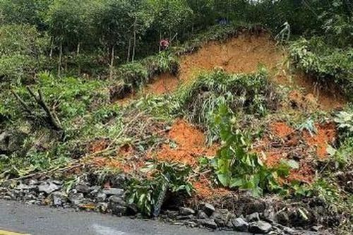 Cả nước hiện còn gần 200 điểm bị ách tắc do sạt lở, sụt trượt do ảnh hưởng bão số 3