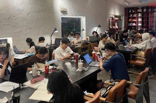 Nở rộ quán cafe trong 'im lặng': Lối rẽ mới của kinh doanh đô thị?