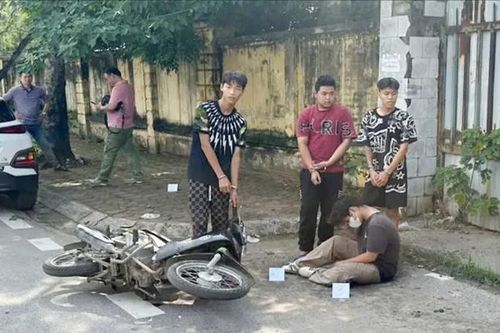 Nhóm đối tượng manh động cướp xe máy lúc nửa đêm