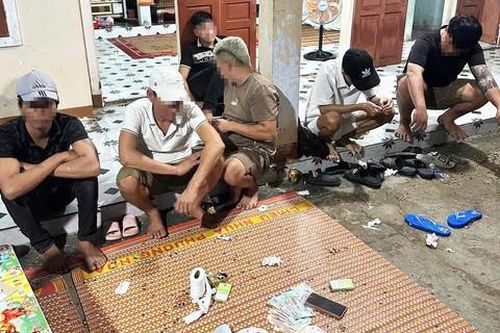 Xử lý nghiêm các đối tượng 'núp bóng' đám tang để cờ bạc