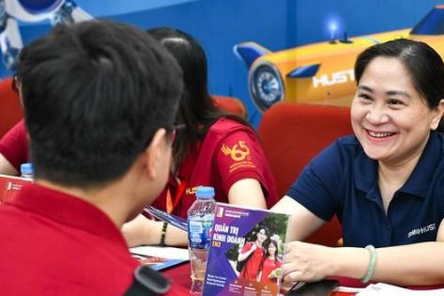 Những trường đại học tiên phong với công cụ quy đổi điểm xét tuyển