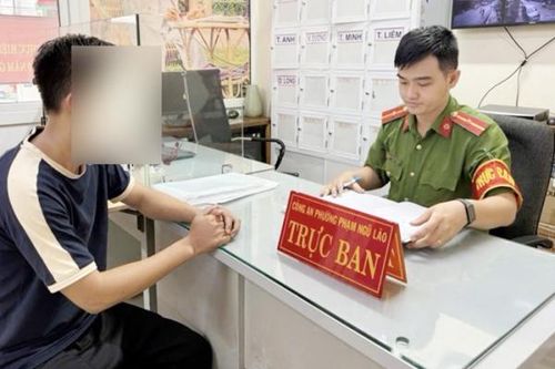 Những màn kịch báo hoang tin