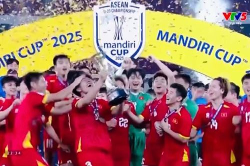 U23 Việt Nam nâng cúp vô địch giữa 'chảo lửa' của Indonesia
