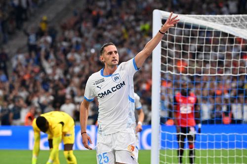 Mẹ Rabiot chỉ trích MU