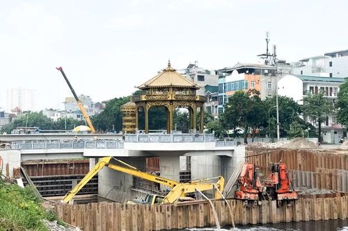 Hối hả, khẩn trương tại công trường 'hồi sinh' sông Tô Lịch