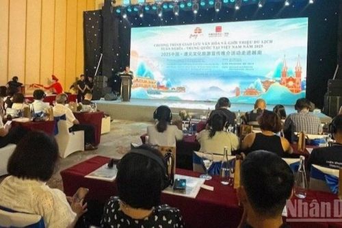 Giao lưu văn hóa, du lịch Việt Nam-Trung Quốc tại Hà Nội