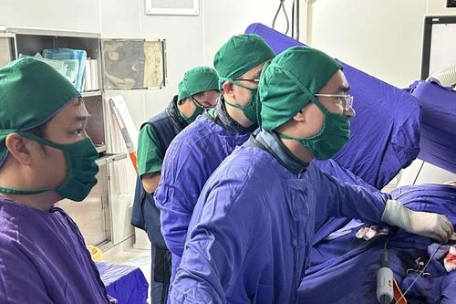 Tăng huyết áp, đau bụng không ngờ nguy kịch vì phình động mạch chủ bụng
