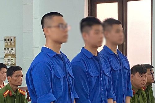 'Chơi' ma túy trong quán bar, 3 anh em ruột dắt nhau vào tù