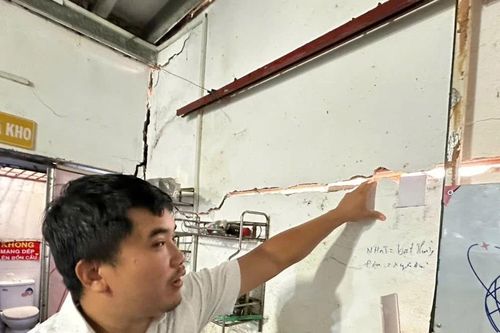 Bất an vì công trình xây dựng làm nứt nhà dân ở TPHCM