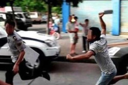 Chém bạn học của người tình vì đưa nhau đi họp lớp về muộn