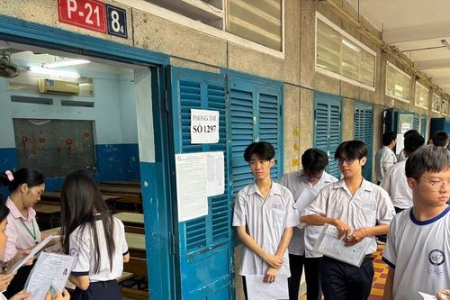 Điểm sàn đại học năm 2025 tại TPHCM: Phân hóa mạnh giữa các trường và nhóm ngành