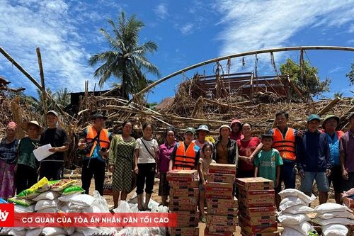 Những chuyến xe nghĩa tình từ Thanh Hóa hướng về vùng lũ Nghệ An