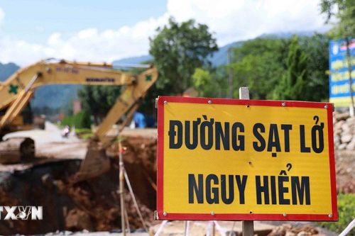 Lai Châu khẩn trương khắc phục hạ tầng giao thông bị hư hại do mưa lớn