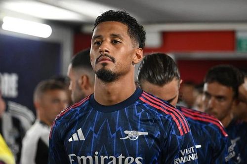 Saliba tin người này sẽ chấm dứt cơn hạn hán danh hiệu của Arsenal