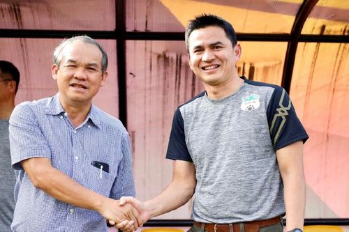HAGL tái ngộ Kiatisuk sau khi hụt chức vô địch