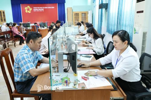 Hàng thẳng, lối thông, đồng lòng cùng tiến