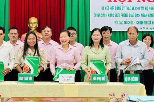 Phòng giao dịch Ngân hàng Chính sách xã hội Ia Grai ký kết hợp đồng ủy thác với các tổ chức chính trị-xã hội