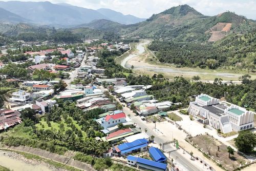 Chào mừng Đại hội đại biểu Đảng bộ xã Khánh Sơn lần thứ nhất, nhiệm kỳ 2025 - 2030: Vững bước vào kỷ nguyên mới